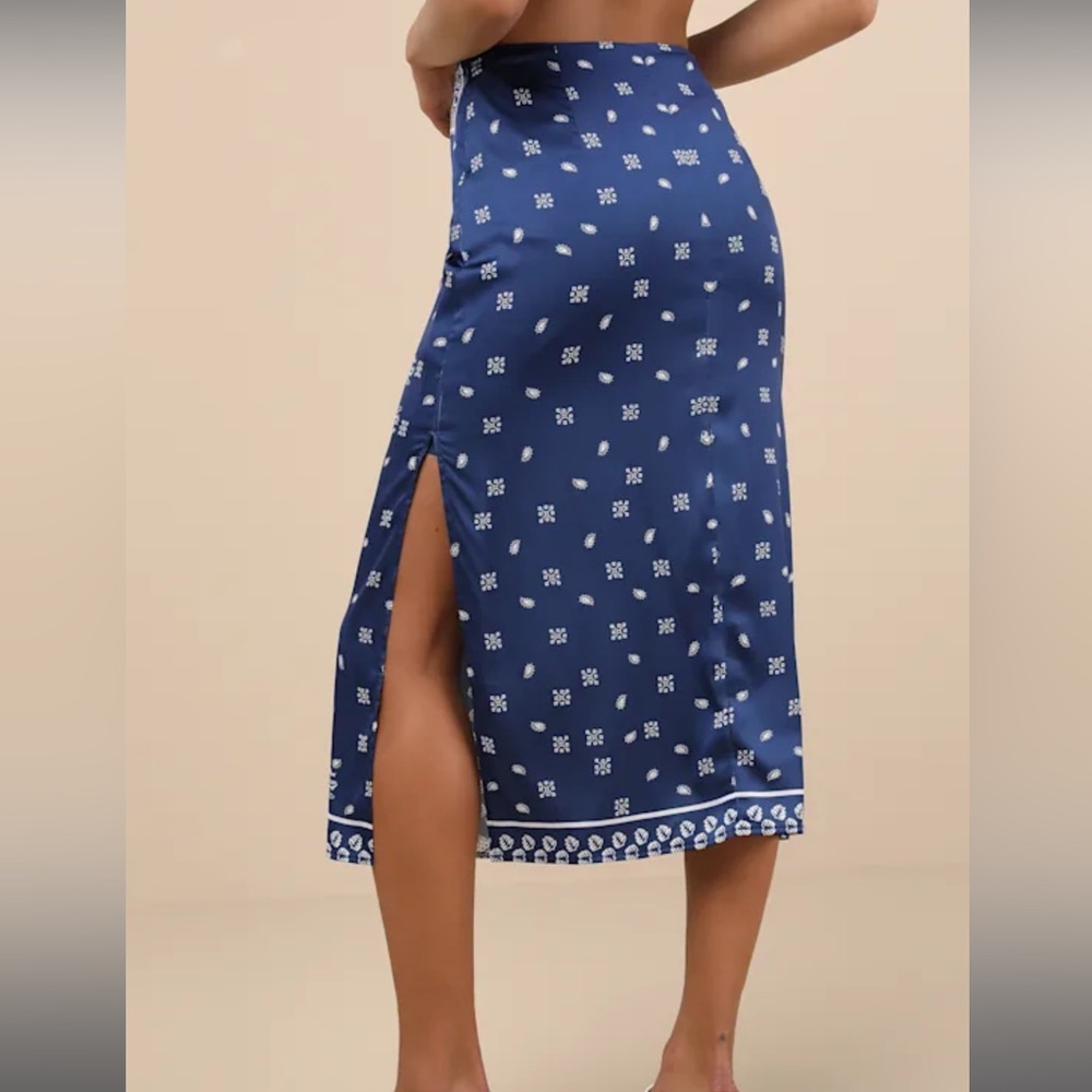 NWT Lulus Calypso Blue Banadana Print Satin Midi Skirt - Picture 7 of 9